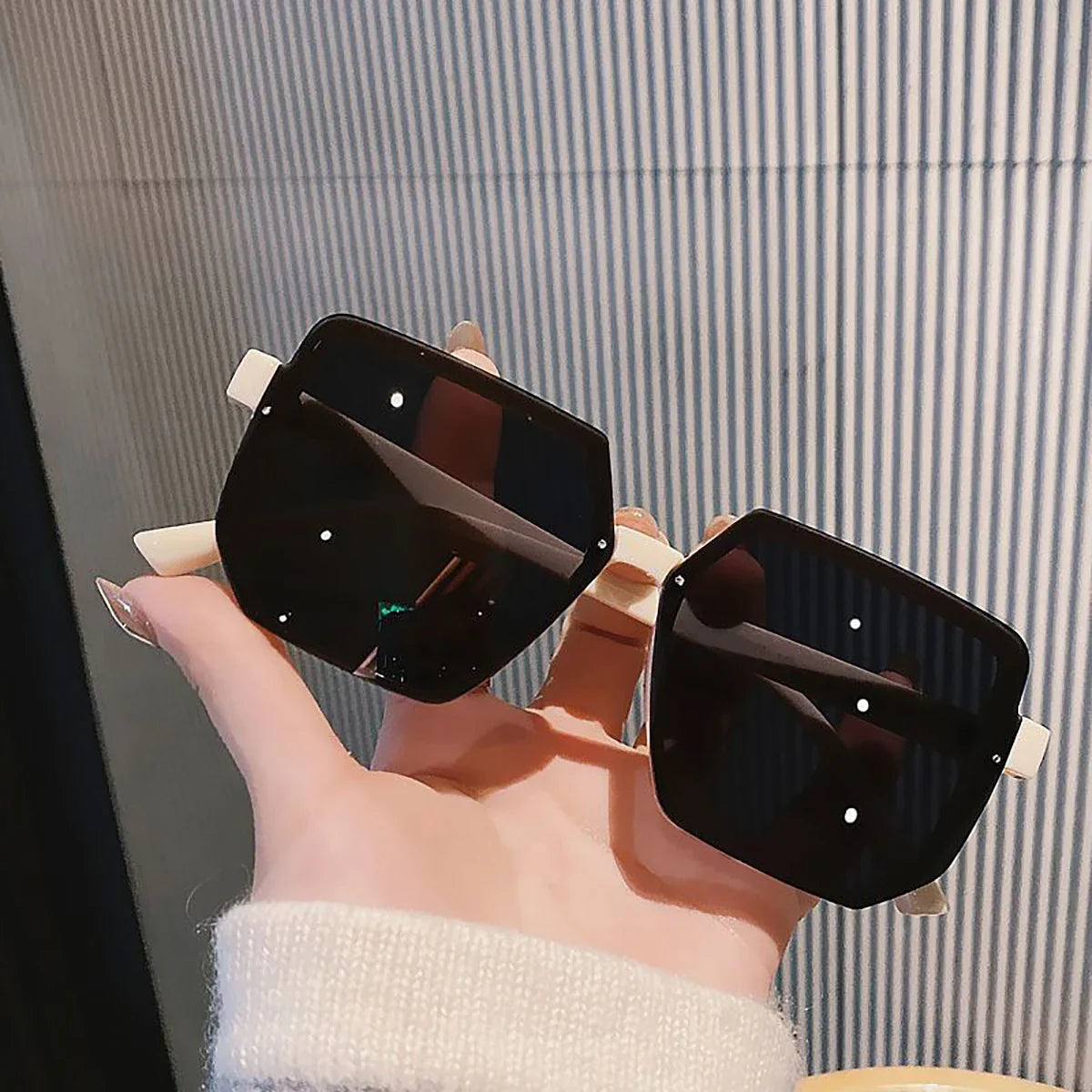 Nora | Vintage Sonnenbrille mit Grosser Quadratischer Fassung