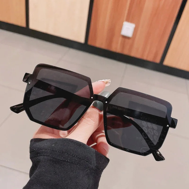 Nora | Vintage Sonnenbrille mit Grosser Quadratischer Fassung