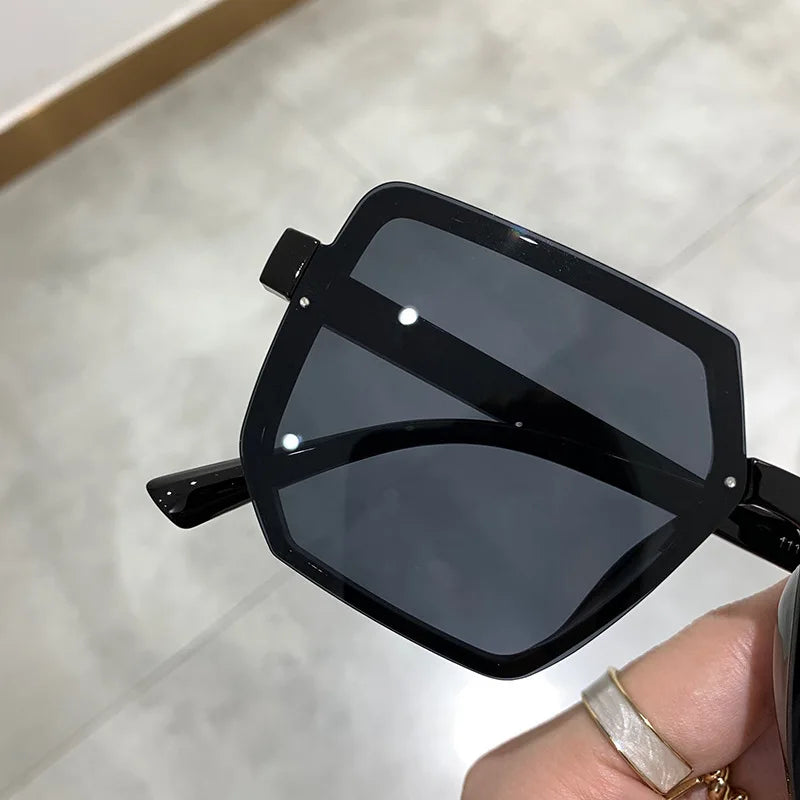 Nora | Vintage Sonnenbrille mit Grosser Quadratischer Fassung