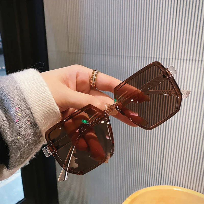 Nora | Vintage Sonnenbrille mit Grosser Quadratischer Fassung
