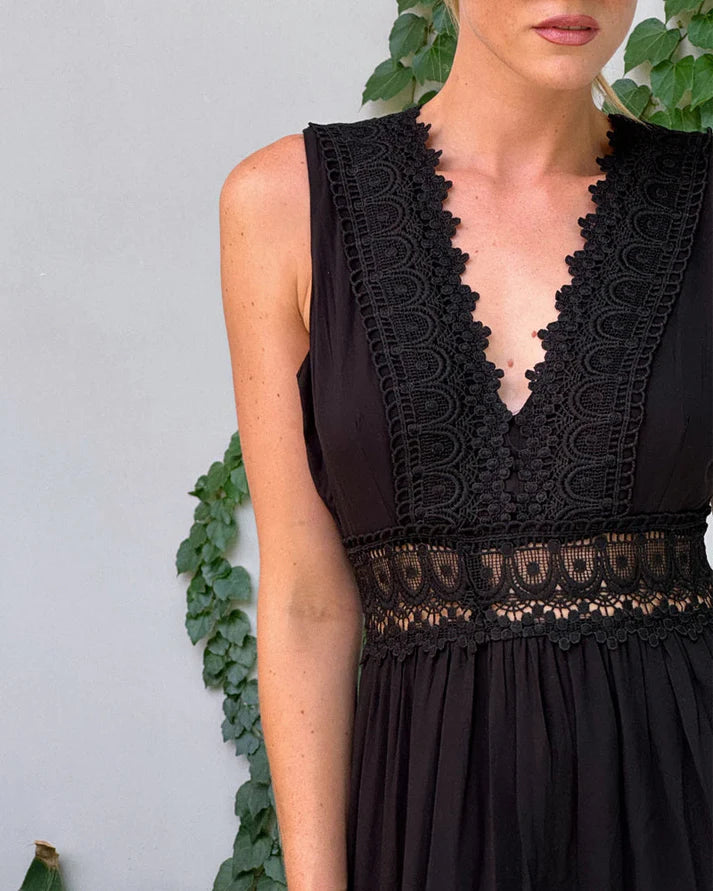 lara | Spitzenkleid mit V-Ausschnitt