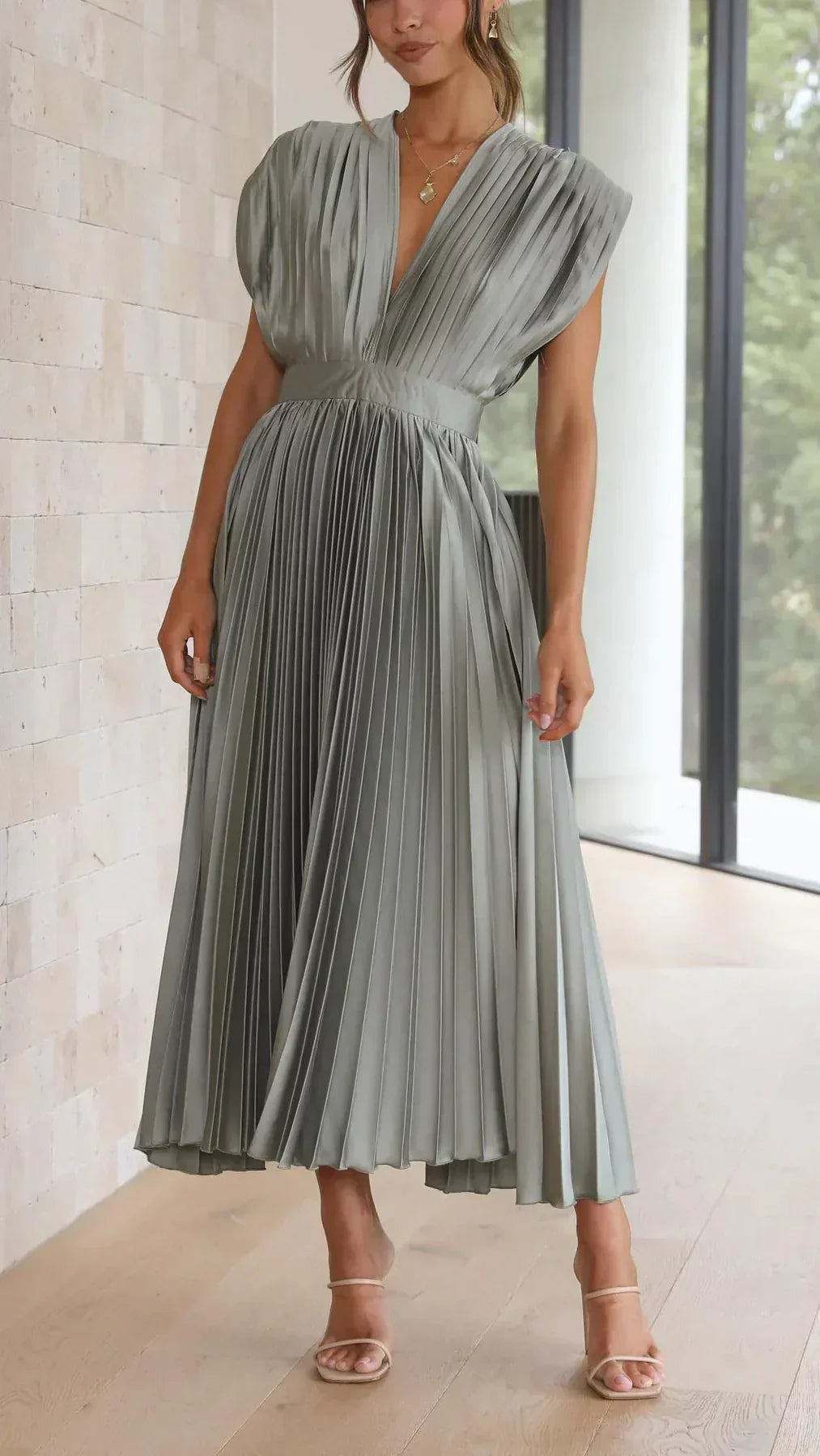 Leni - Elegantes Sexy Plissee-Kleid