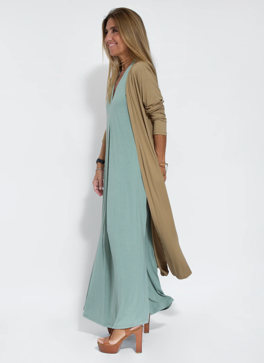 Solania - Ensemble bestehend aus einem langen, figurformenden Kleid und einer Weste