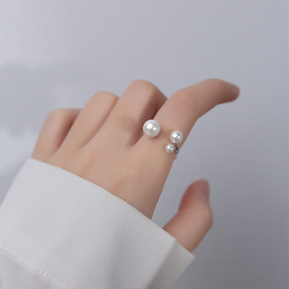 Vera | Verstellbarer Ring mit Süsswasserperlen und Dreieck-Design
