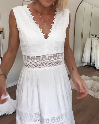 lara | Spitzenkleid mit V-Ausschnitt
